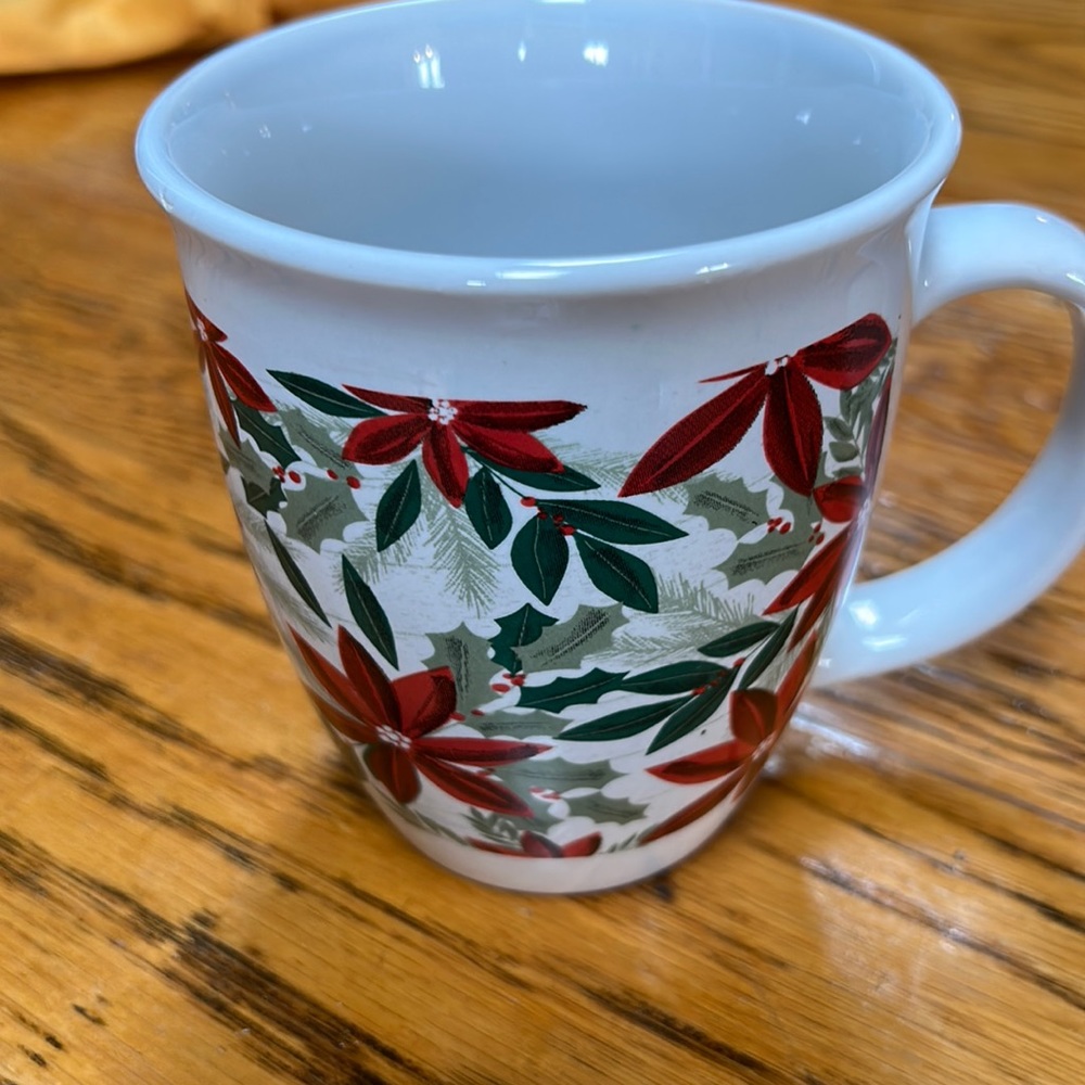 Royal Norfolk Christmas Poinsettia mug.  Great used condition.